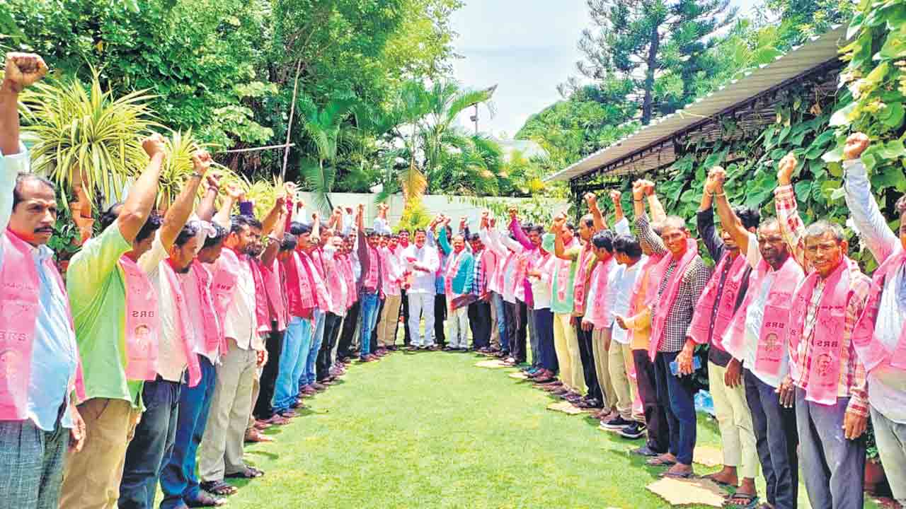 జోరుగా బీఆర్‌ఎస్‌లో చేరికలు