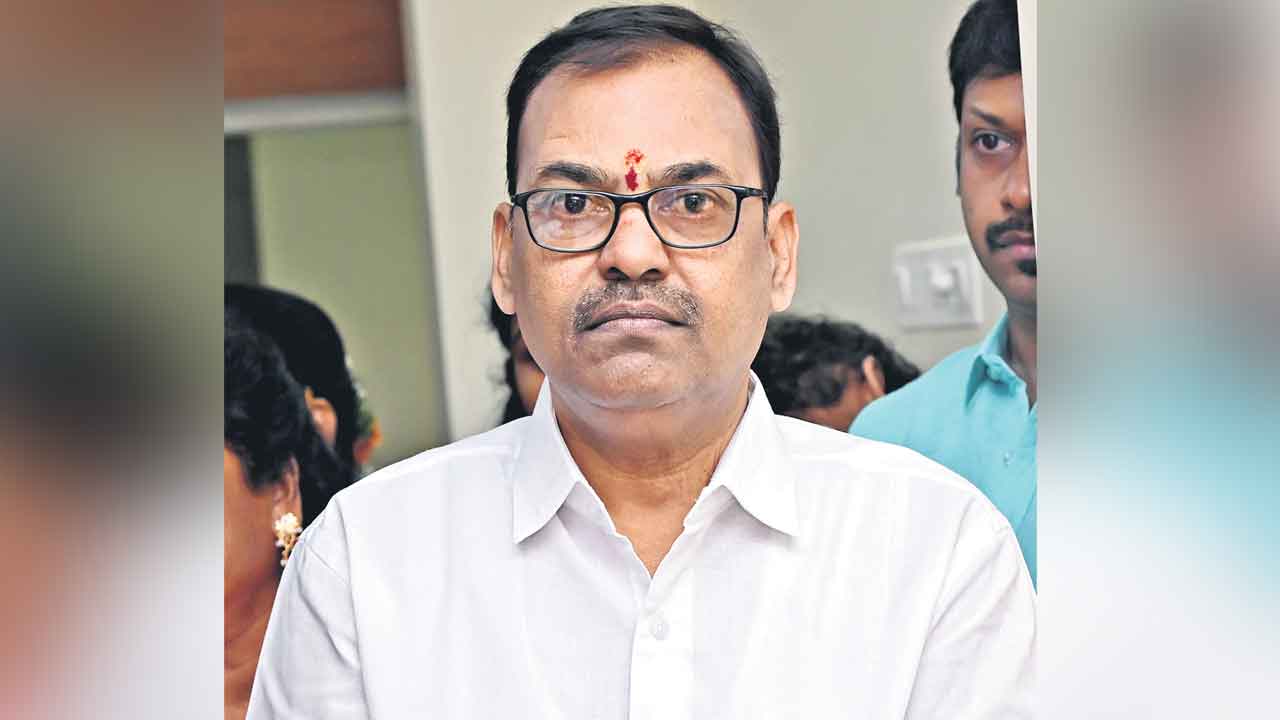 మత్స్యకారులకు సౌర పడవలు