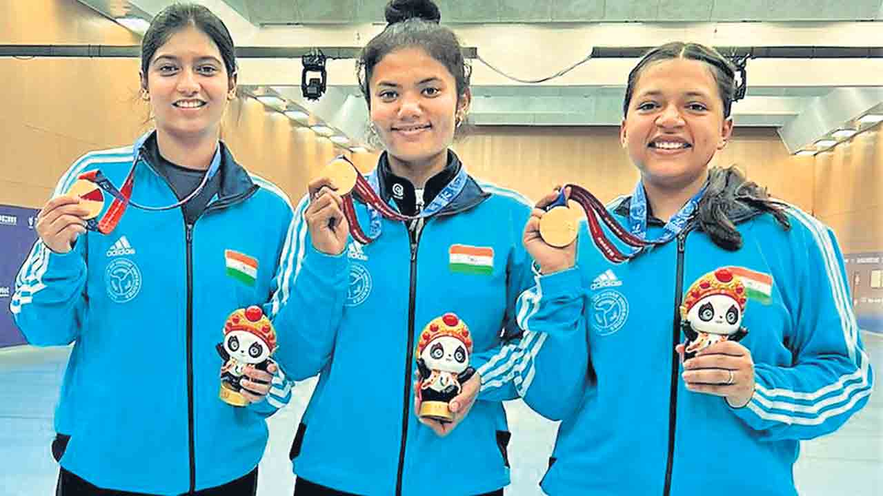 ప్రపంచ యూనివర్సిటీ గేమ్స్‌లో భారత యువ షూటర్‌ జోరు.. సిఫ్ట్‌కౌర్‌కు రెండు స్వర్ణాలు