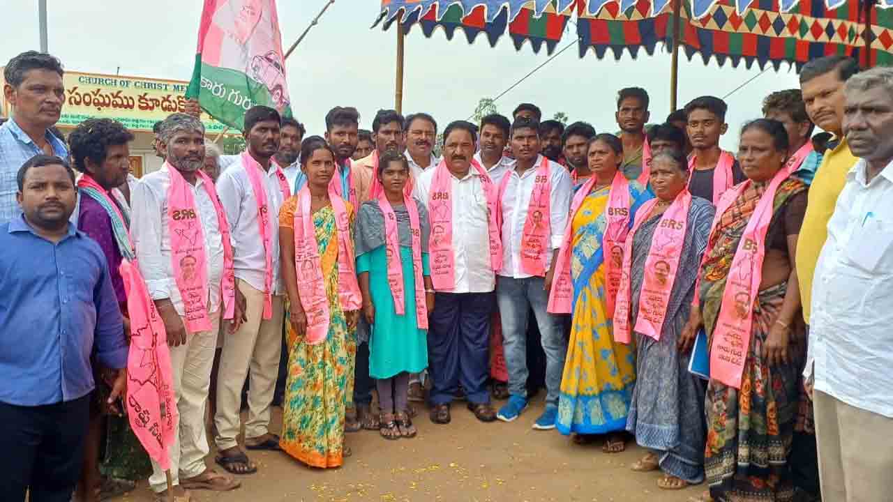 గులాబీలో చేరిక‌ల జోష్