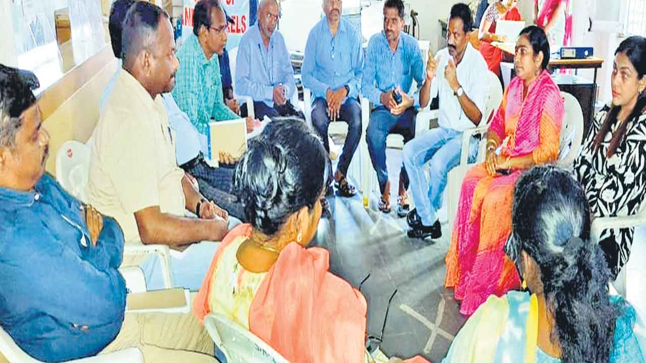 మహిళా సంఘాలకు రుణ విధానం భేష్‌