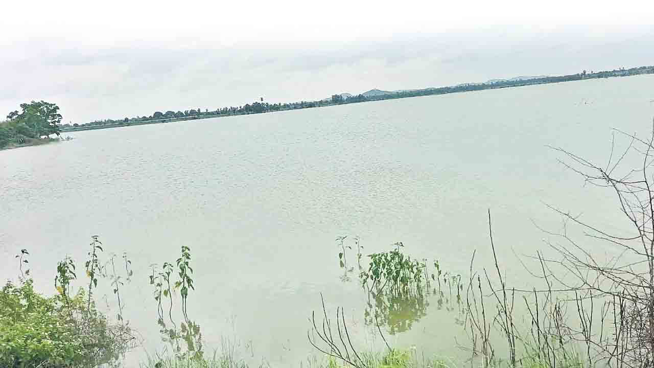 కాళేశ్వర గంగా చెరువులు నింపంగ..