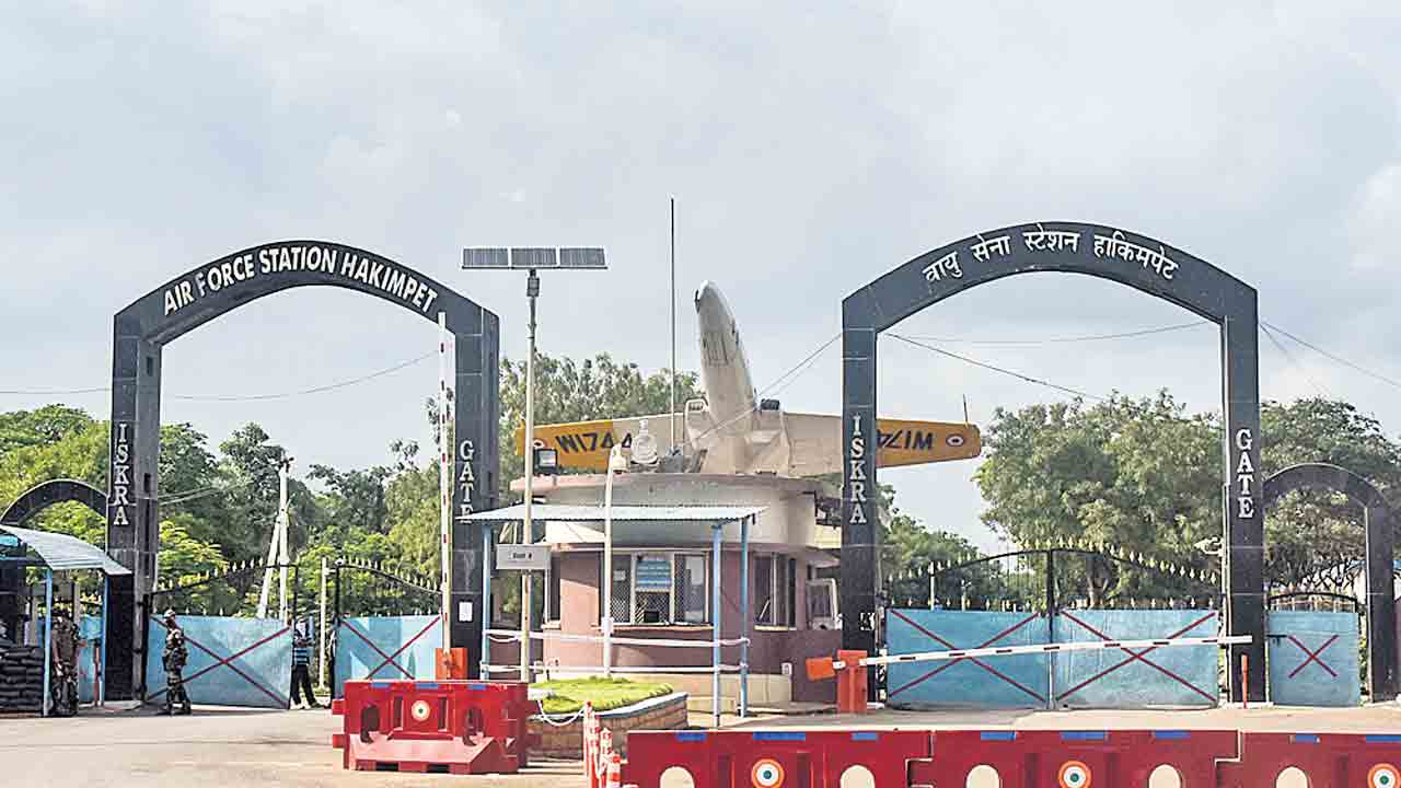 పౌర సేవలకు..హకీంపేట్‌ ఎయిర్‌పోర్టు