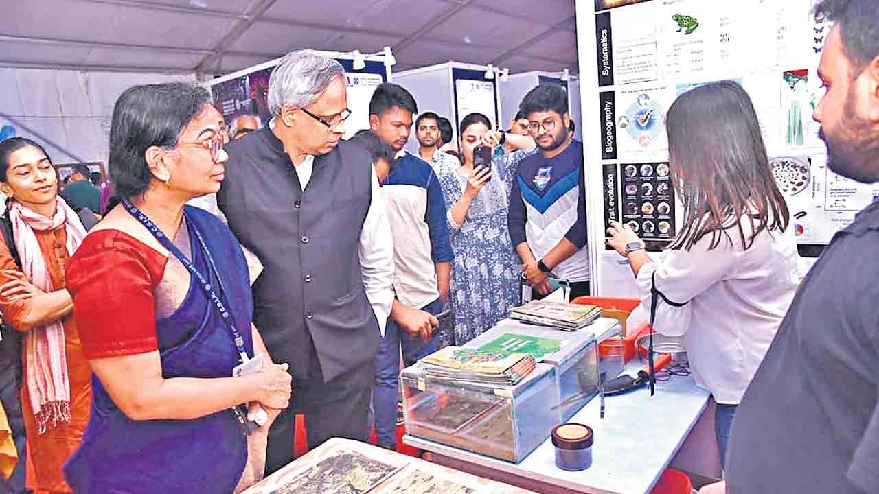 చదివింది..కండ్లకు కట్టినట్లు..!