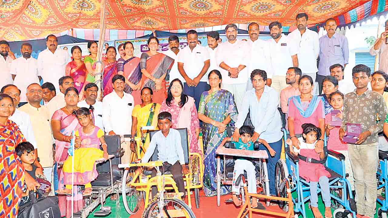 విద్యార్థుల భవితకు సీఎం కేసీఆర్‌ కృషి