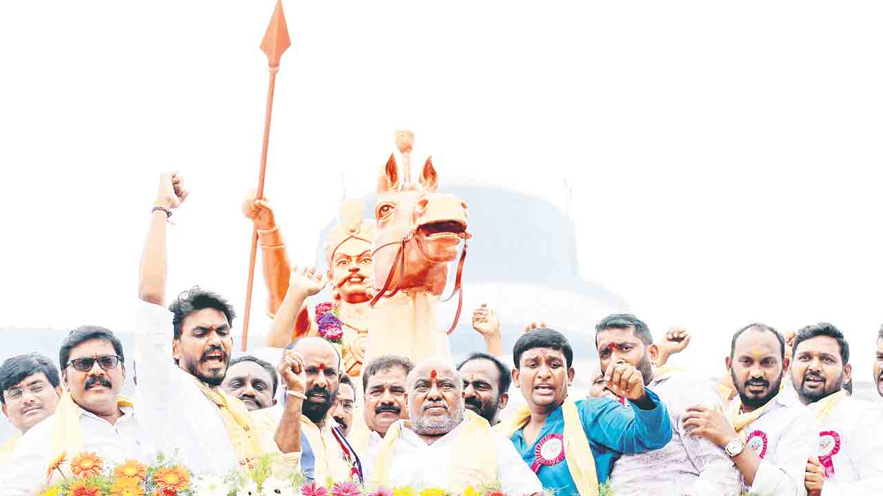 పోరాట యోధుడు పాపన్న గౌడ్‌