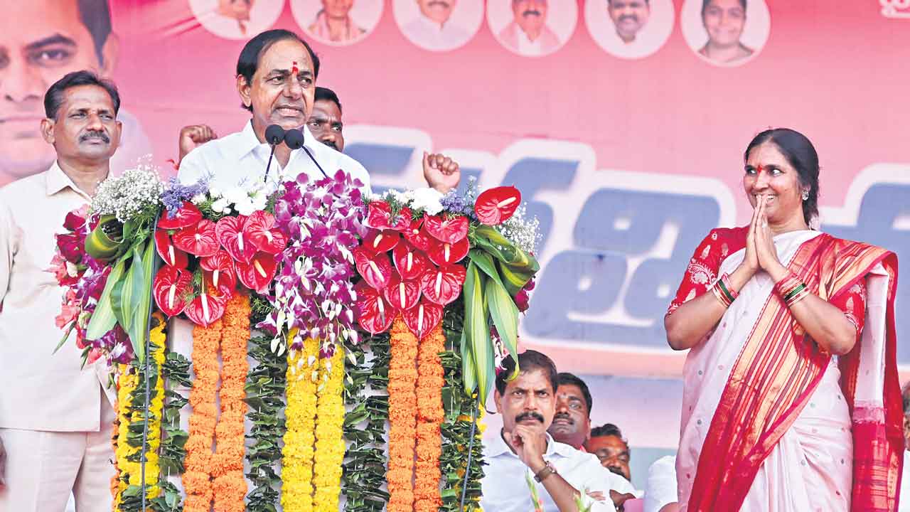 రాజకీయ ఓనమాలు నేర్పింది కేసీఆరే