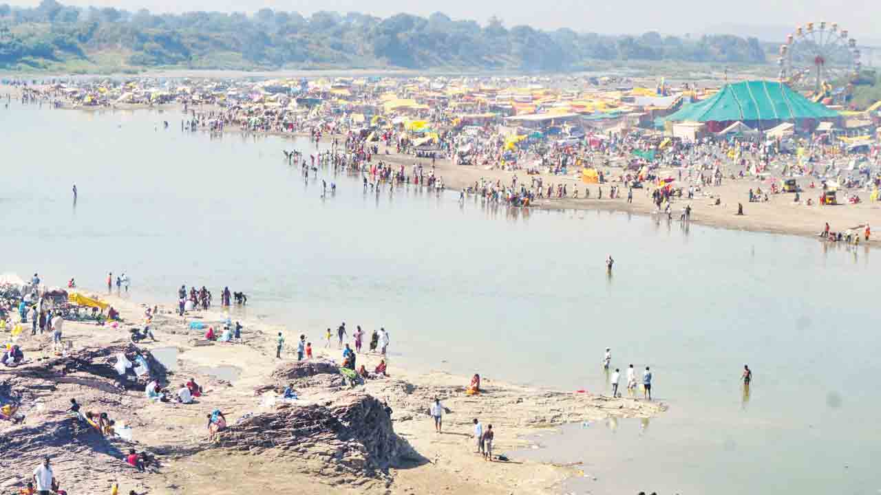 చిత్రం సజీవం..