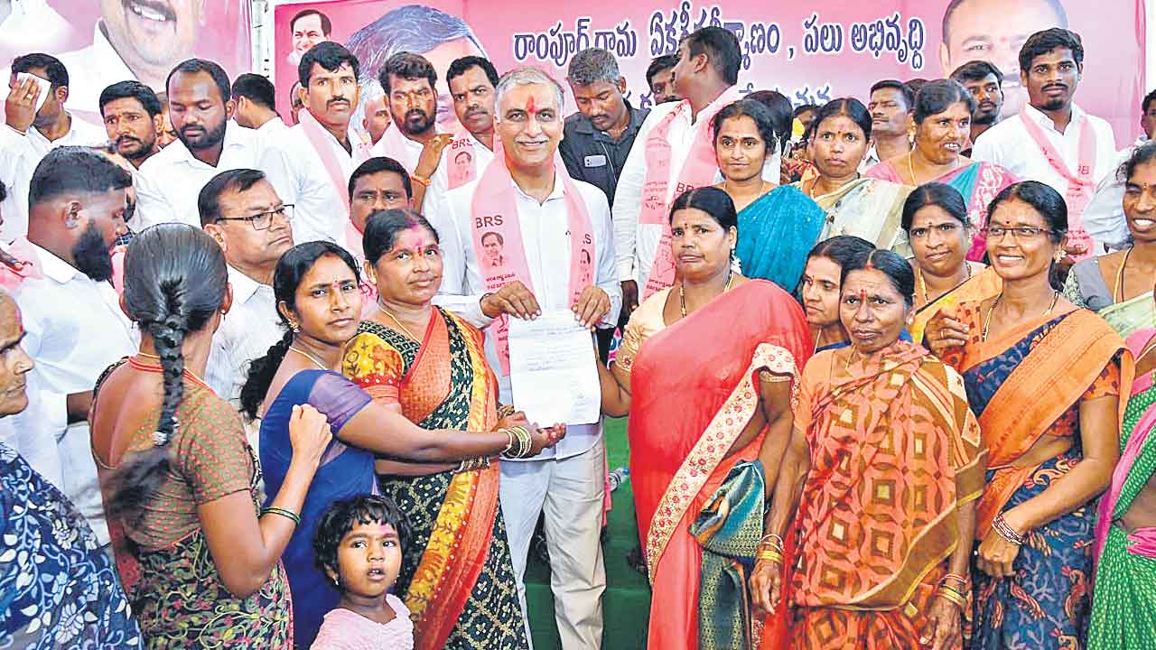 హరీశ్‌కు మద్దతుగా రాంపూర్‌ ఏకగ్రీవం