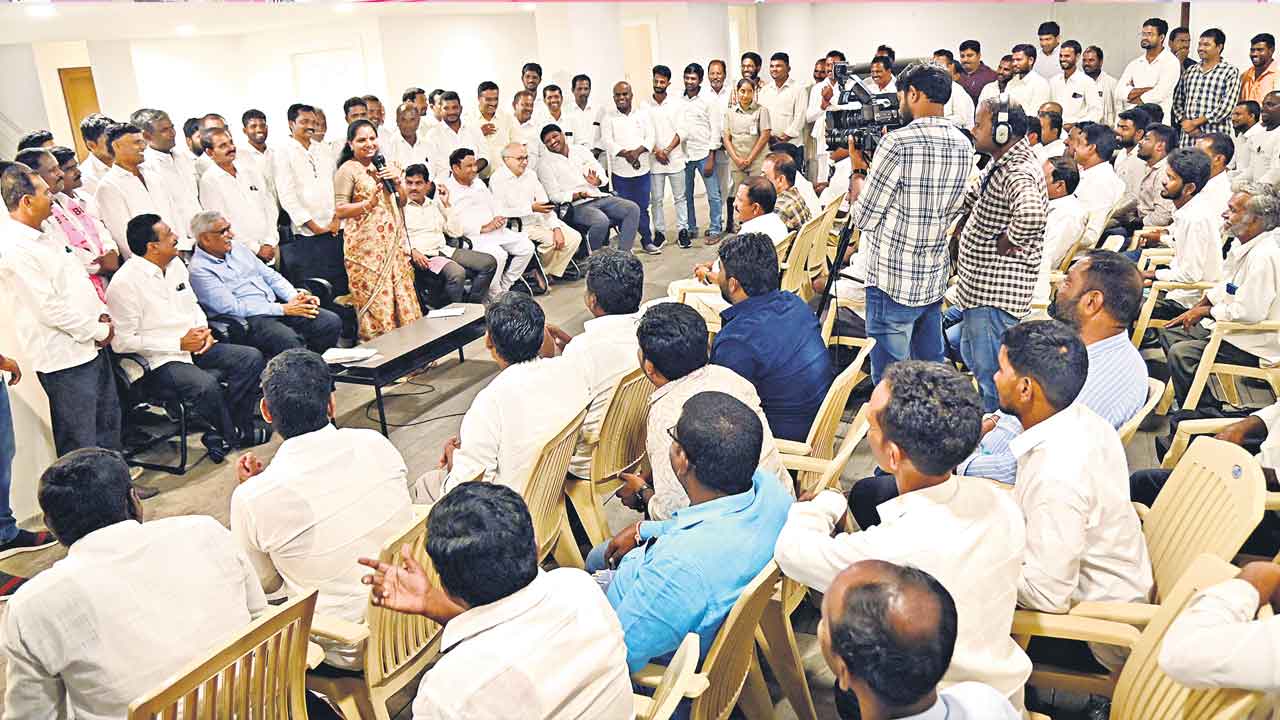 అందరి మాట.. అఖండ మెజార్టీ