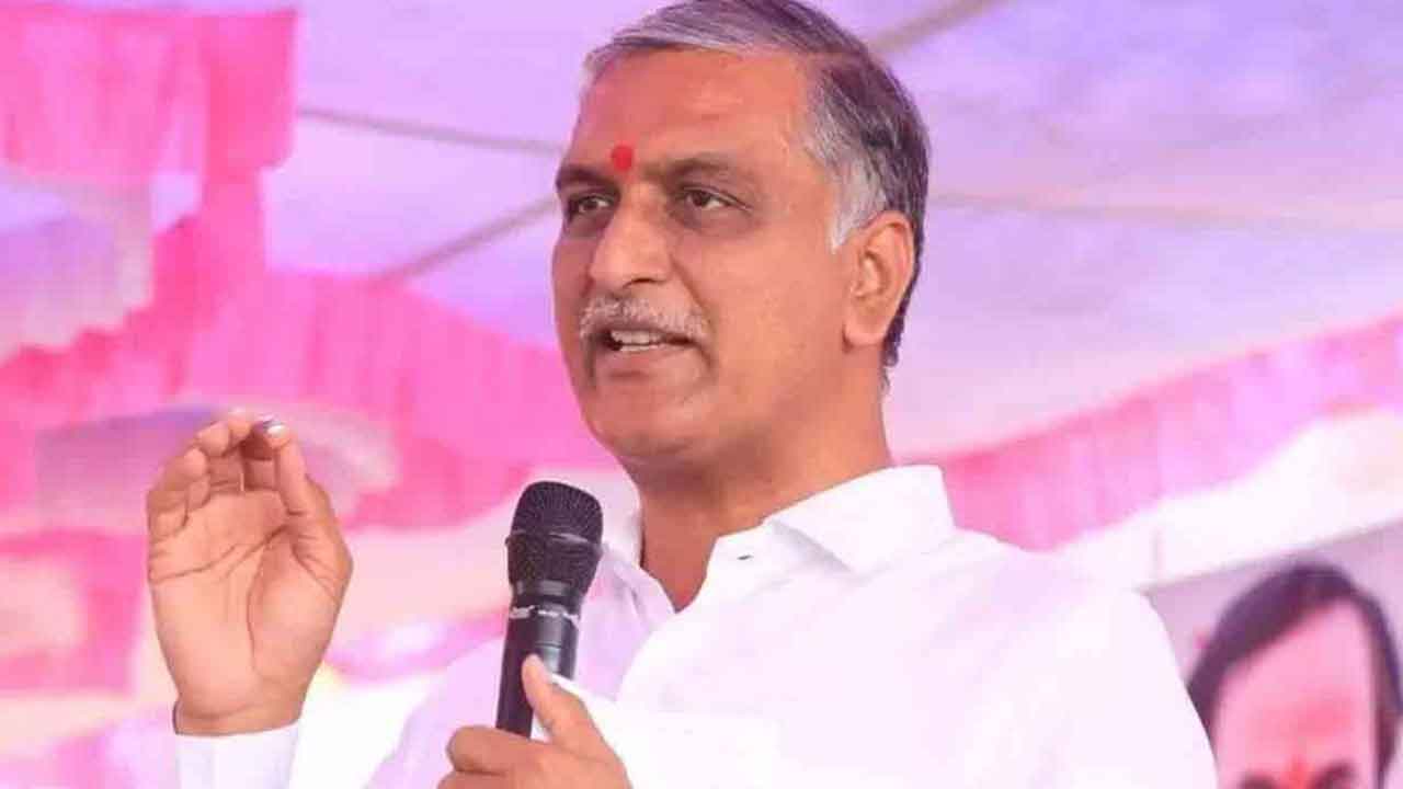 Minister Harish Rao |  నెలరోజుల్లో రైతు రుణమాఫీ పూర్తి.. మహిళలకు వడ్డీలేని రుణాలు: మంత్రి హరీశ్‌రావు