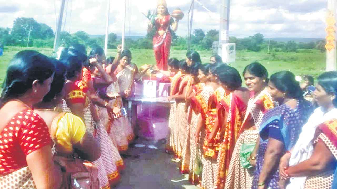 అంగన్‌వాడీలకు బాసట