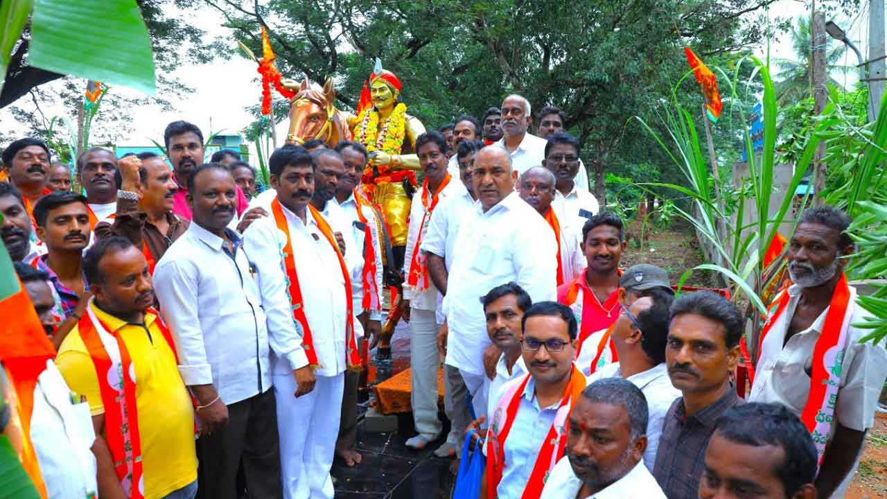 పోరాటయోధుడు సర్దార్‌ సర్వాయి పాపన్న