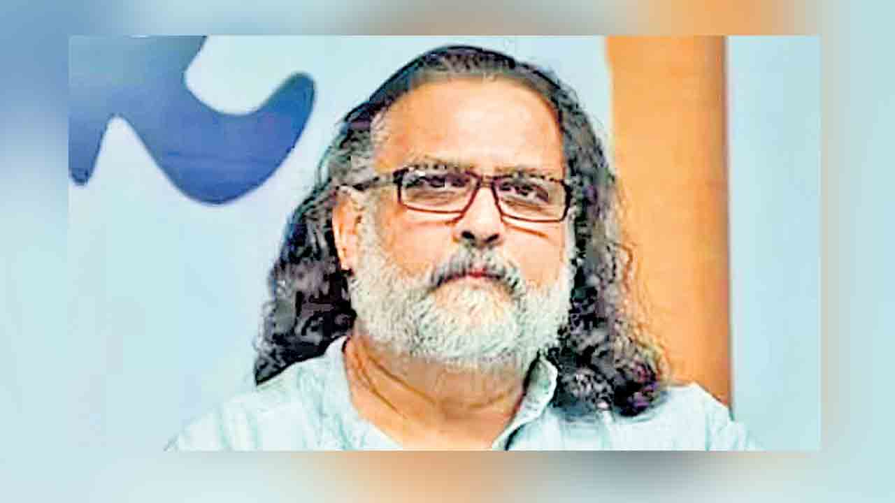 తుషార్‌ గాంధీ నిర్బంధం