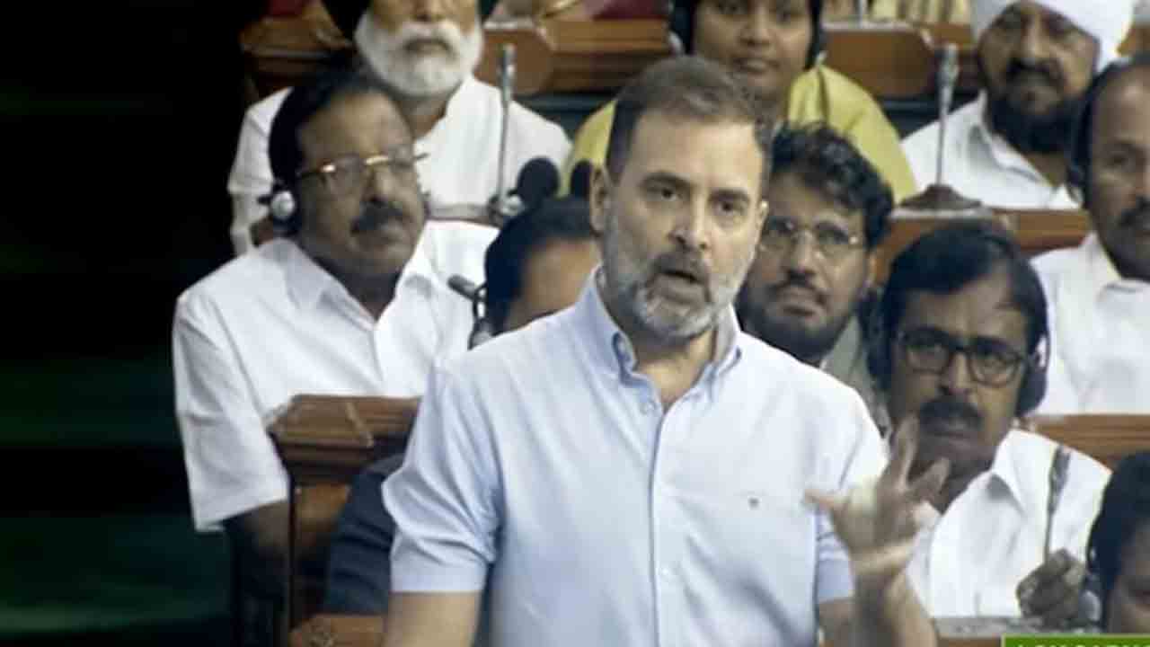 Rahul Gandhi | పార్లమెంట్‌లో రాహుల్‌ ఫ్లయింగ్‌ కిస్‌.. చర్యలు తీసుకోవాలని స్పీకర్‌ను కోరిన బీజేపీ మహిళా ఎంపీలు