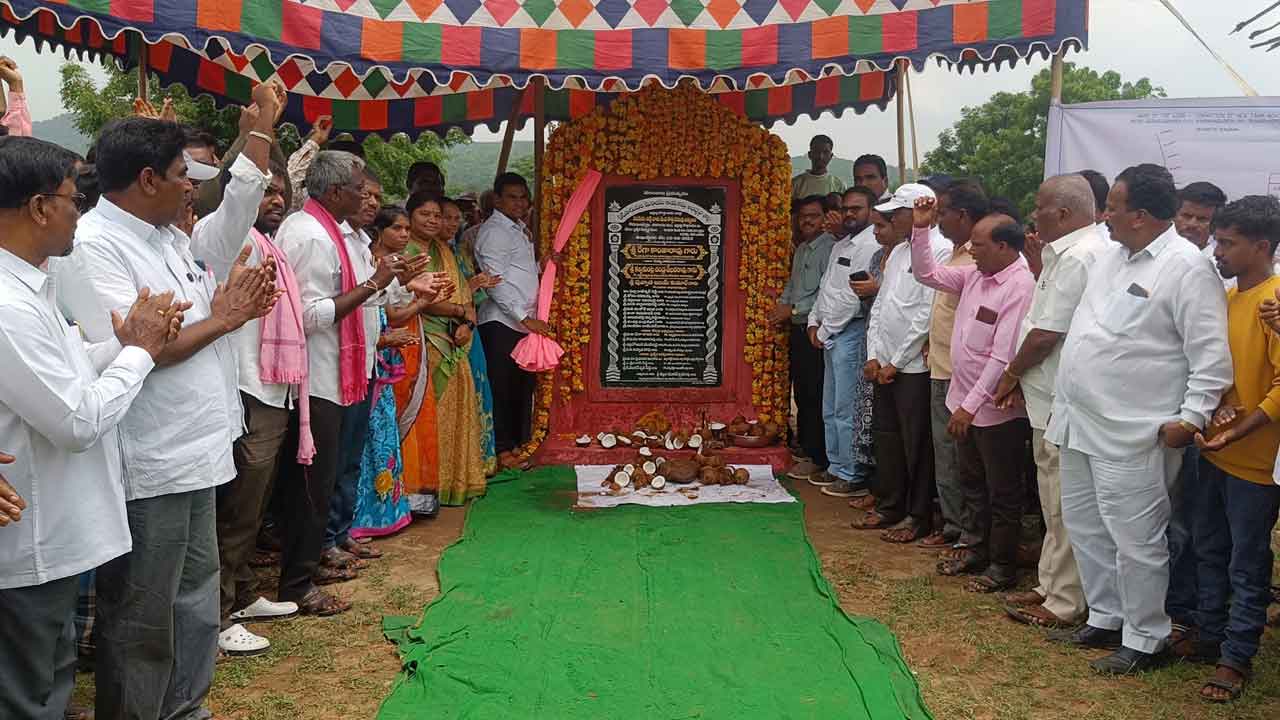 ప్రతి ఎకరాకు నీరందించడమే లక్ష్యం