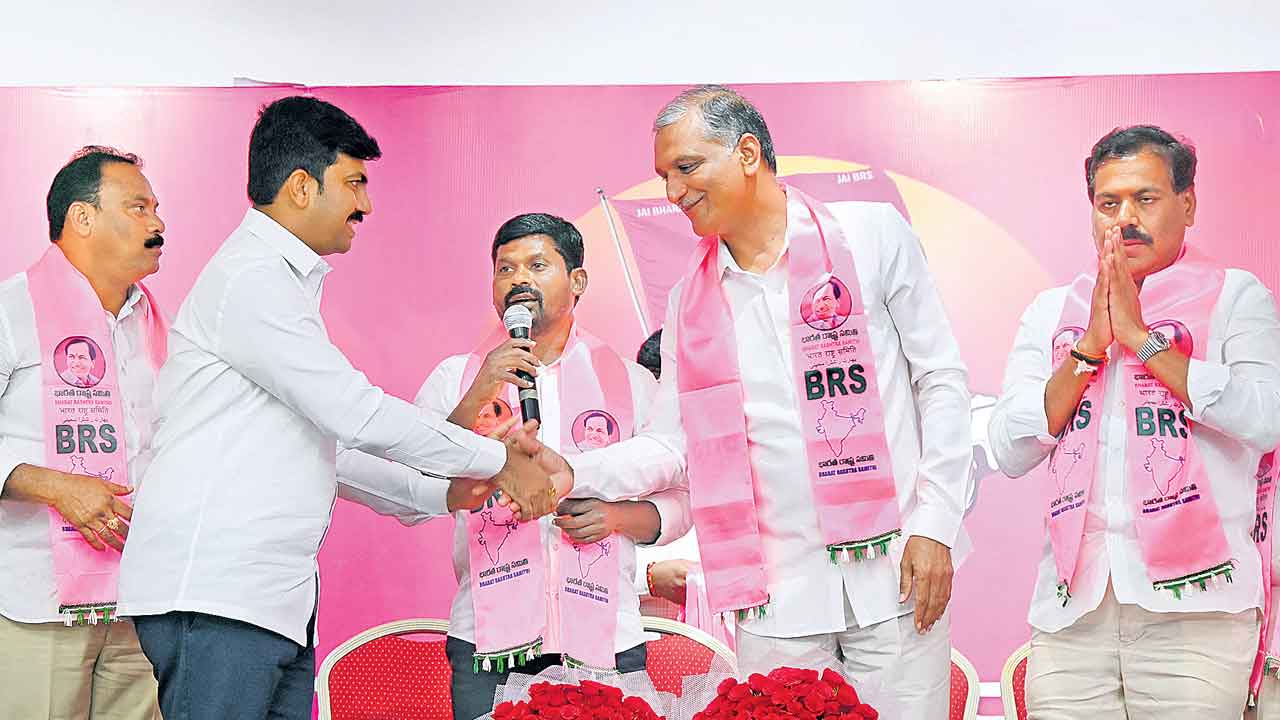 Minister Harish Rao | అంబేద్కర్కే కాంగ్రెస్ ధోకా.. చిత్తశుద్ధిలేని ఆ పార్టీవి ఉత్తుత్తి డిక్లరేషన్లే: మంత్రి హరీశ్