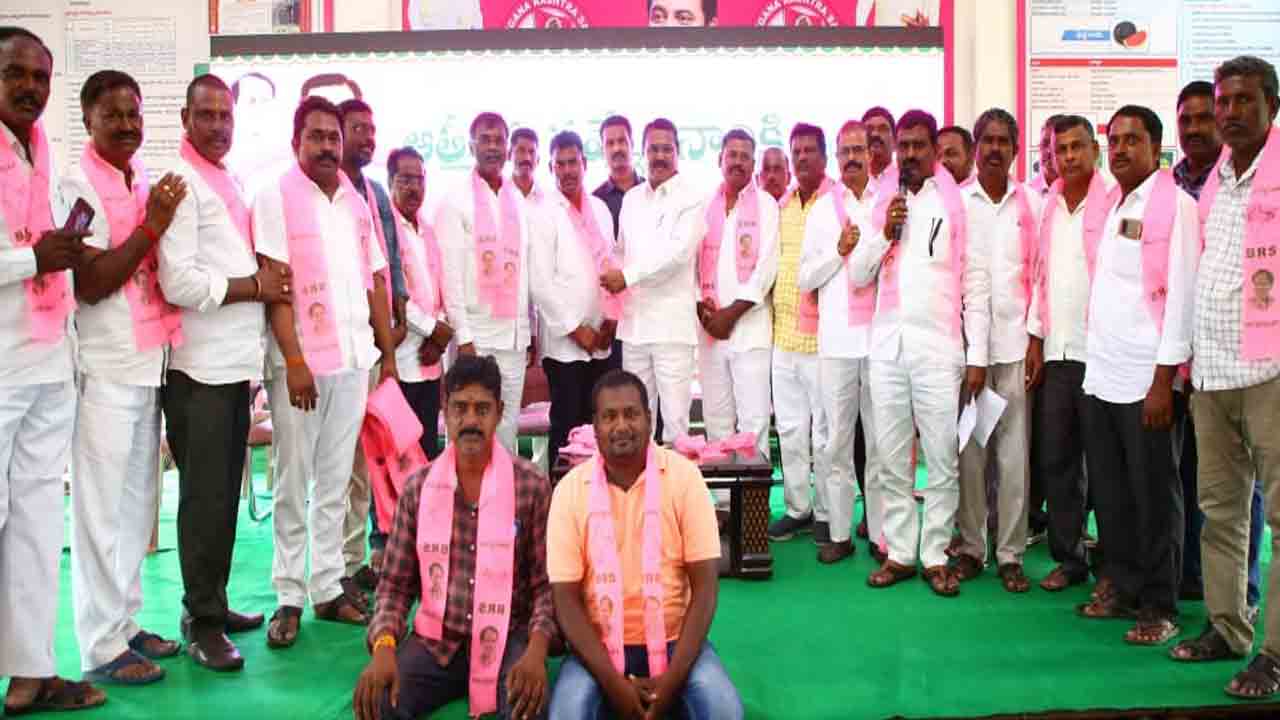 నిబద్ధతతో పనిచేస్తేనే గౌరవం