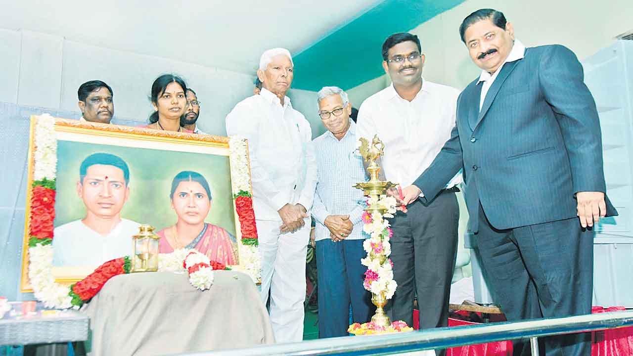 కృషి, పట్టుదలతో అద్భుత విజయాలు