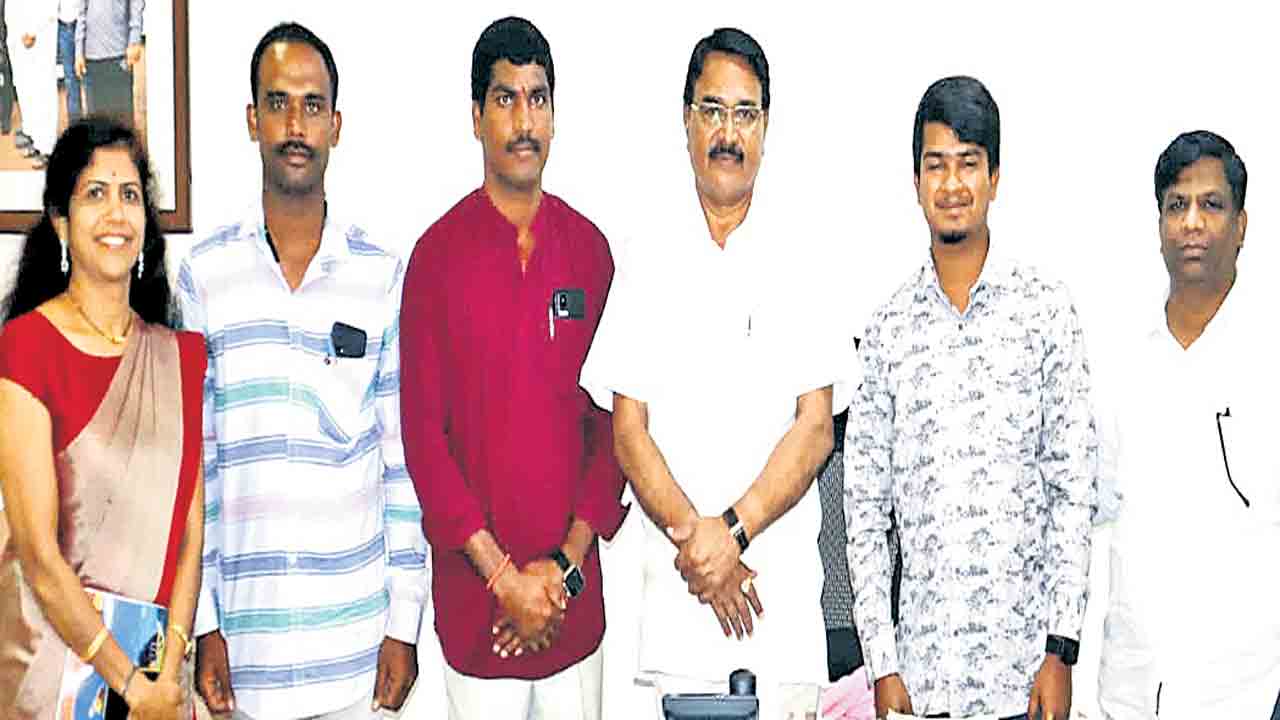 ఉన్నత విద్య చదివి వ్యవసాయం వైపు