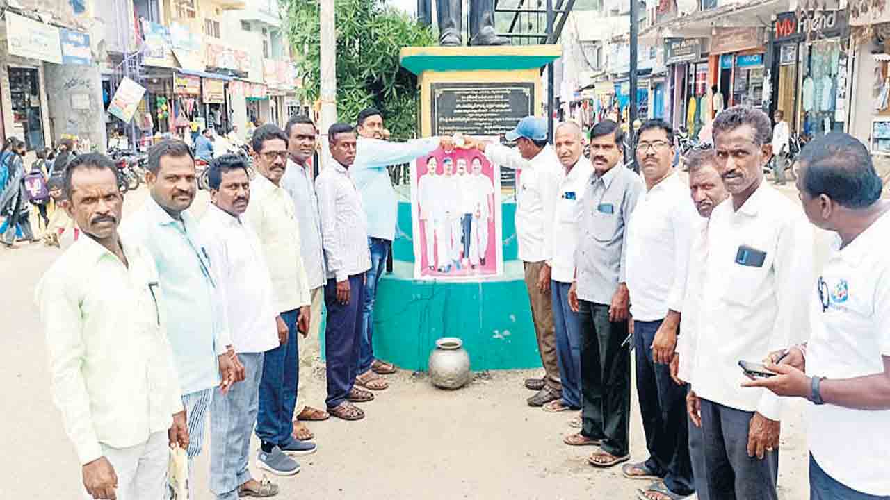 రేషన్ డీలర్లు ఫుల్హ్యాపీ