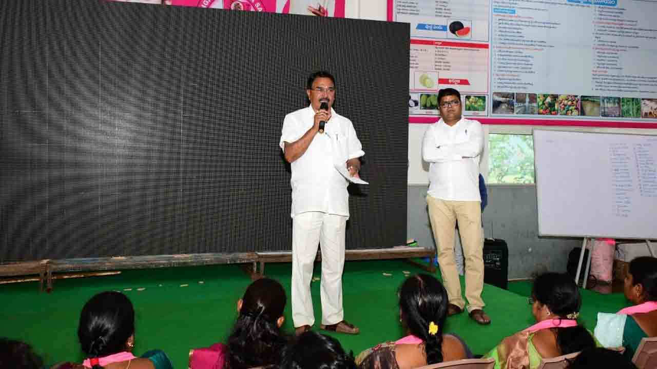 సాంకేతికతను అందిపుచ్చుకోవాలి