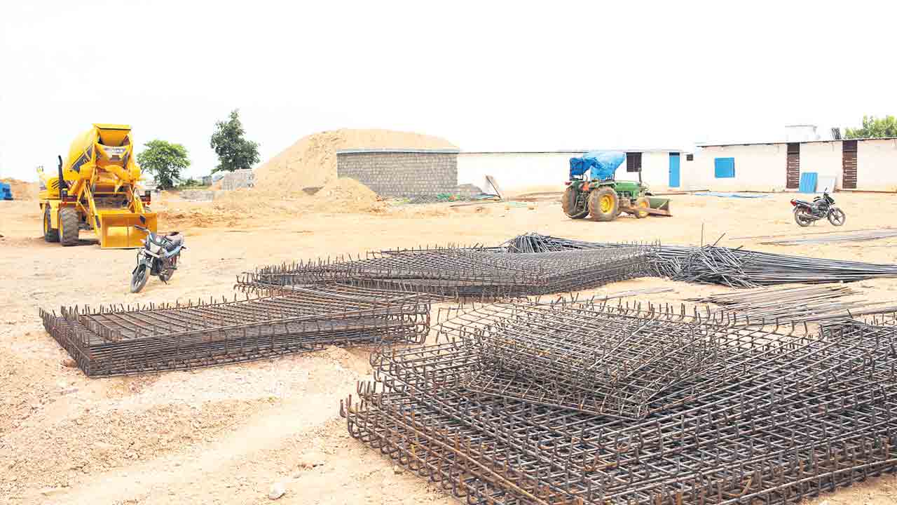 సకల హంగులతో..