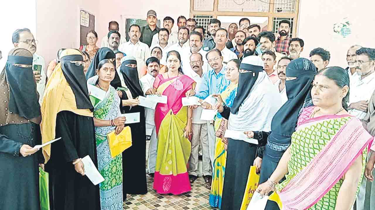 అన్ని వర్గాలకూ సమ న్యాయం