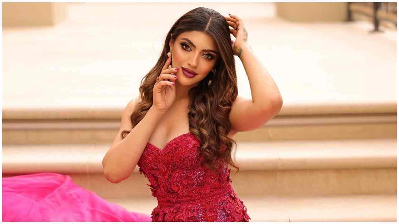 Akanksha Puri | గ్లామర్ అందాలతో సెగలు పుట్టిస్తున్న ఆకాంక్ష పూరి..