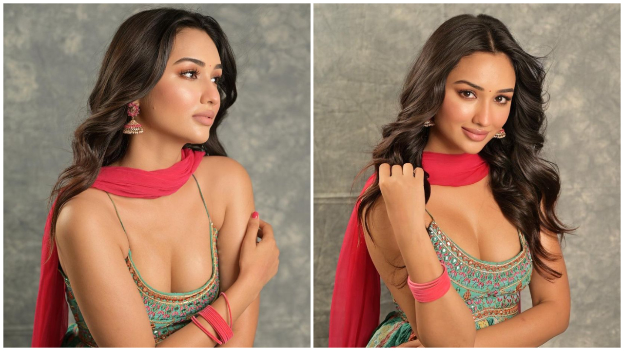 Akanksha Sharma | చిరునవ్వుతో ప్రాణాలు తీస్తున్న ఆకాంక్ష శర్మ..