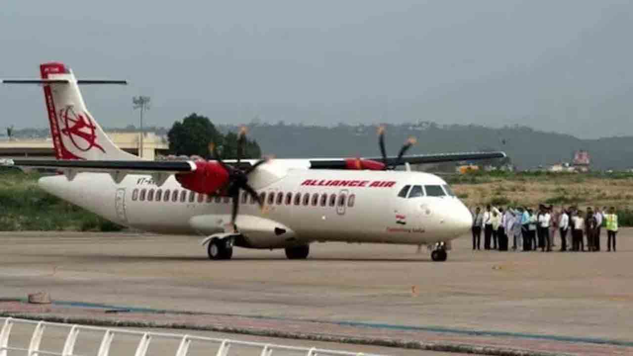 flight emergency landing | విమానంలో ప్రయాణికుడికి అస్వస్థత.. జైపూర్‌లో అత్యవసరంగా   ల్యాండింగ్‌