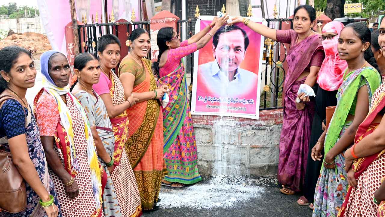 అంగన్‌వాడీలకు సర్కారు కానుక