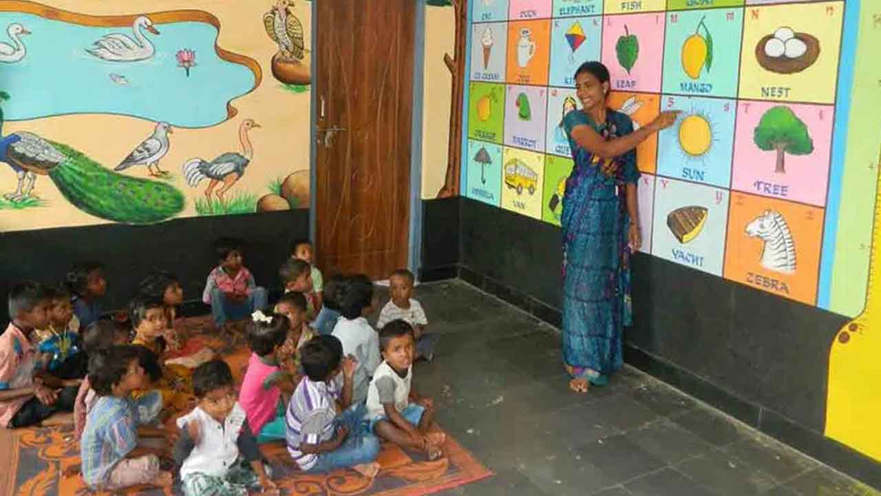 Telangana | అంగ‌న్‌వాడీల‌ను ప‌ట్టించుకోని కేంద్రం.. కానీ ఏడేండ్ల‌లో మూడు సార్లు జీతాలు పెంచి ప‌ట్టం క‌ట్టిన తెలంగాణ‌