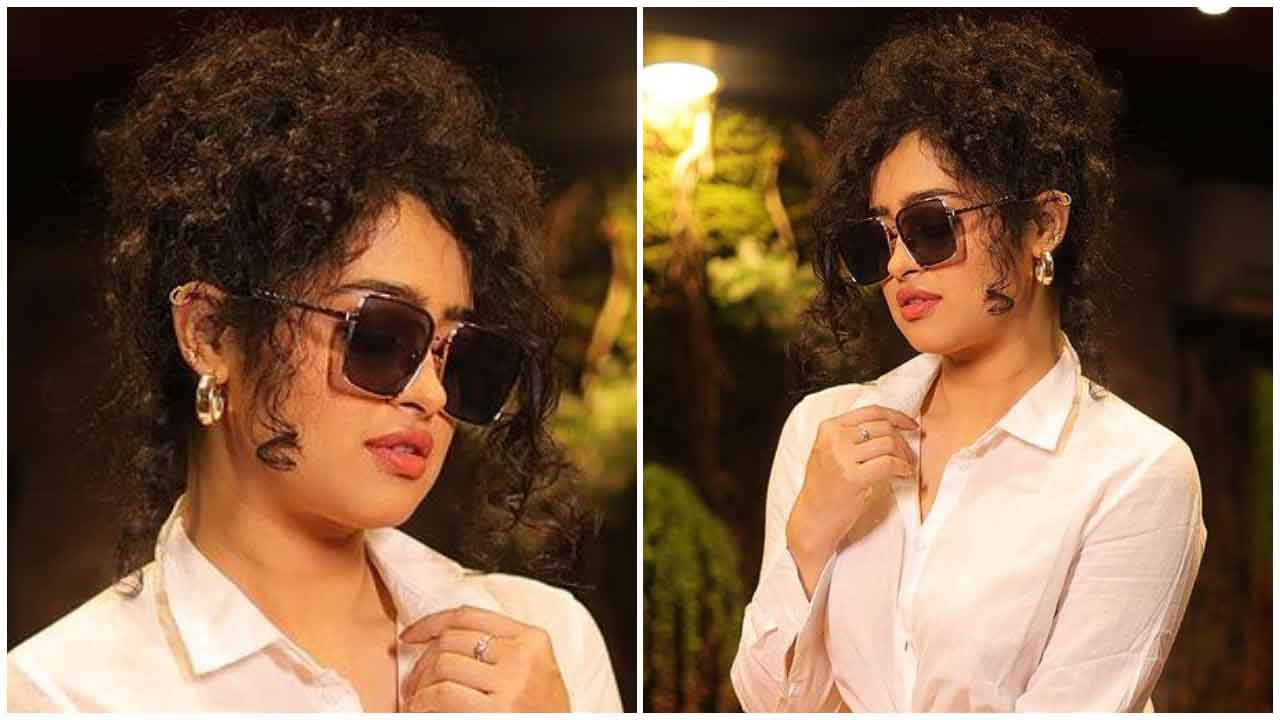 Apsara Rani | అల్ట్రా స్టైలిష్ లుక్స్‌తో పరేషాన్ చేస్తున్న ఆర్జీవి భామ అప్సర రాణి..