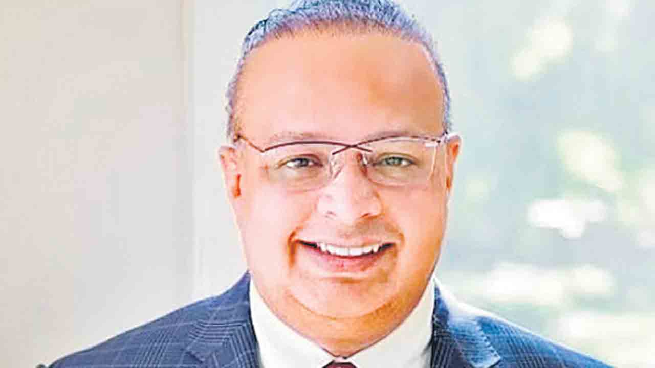 నేపర్‌విల్‌ పబ్లిక్‌ లైబ్రరీ బోర్డు చైర్మన్‌గా హైదరాబాదీ