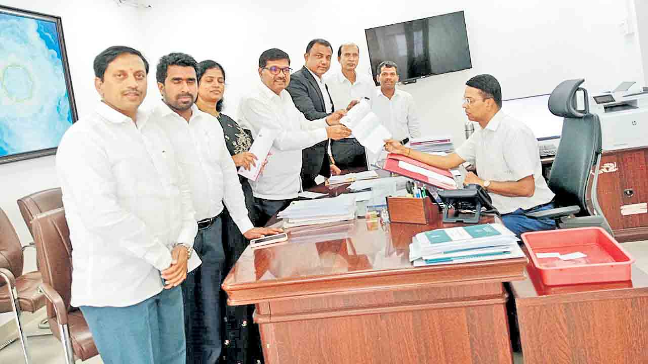 MP Arvind | ఎంపీ అర్వింద్‌పై ఈసీకి వెల్లువెత్తిన ఫిర్యాదులు.. ఆ వ్యాఖ్యలే కారణం!