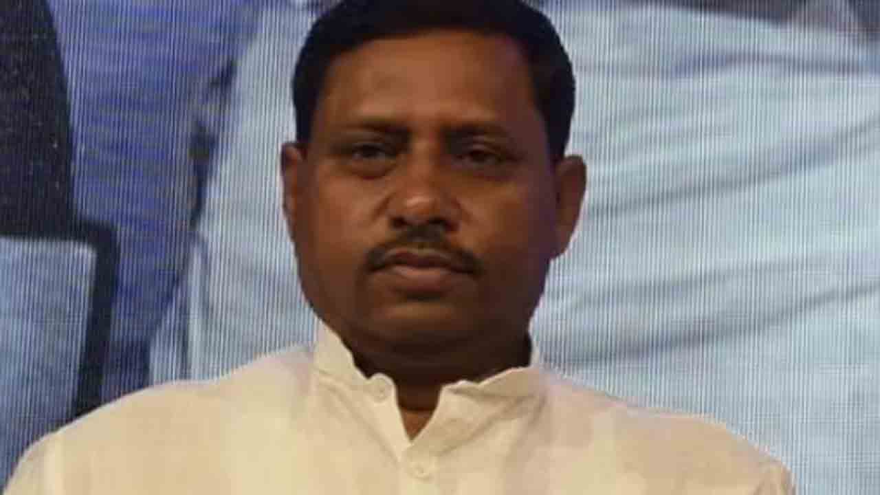 BJP MP Ram Shankar Katheria | వ్యక్తిపై దాడి కేసులో బీజేపీ ఎంపీకి రెండేళ్లు జైలుశిక్ష..   అనర్హత వేటుపడే ఛాన్స్‌