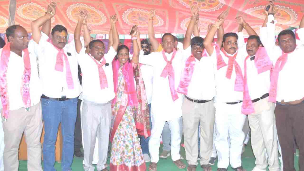 BRS | మంత్రి చామకూర మల్లారెడ్డి సమక్షంలో బీఆర్‌ఎస్‌లో చేరిన వడ్డెర కులస్తులు