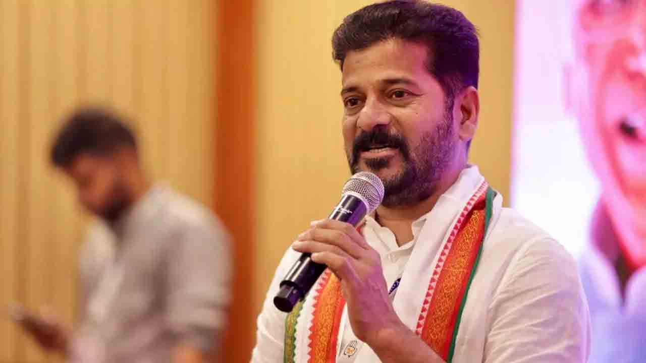 Revanth Reddy |  సిట్టింగ్‌లకు సీట్లివ్వరంటూ ప్రచారంచేసిన రేవంత్‌.. ఇప్పుడేమంటావ్‌?