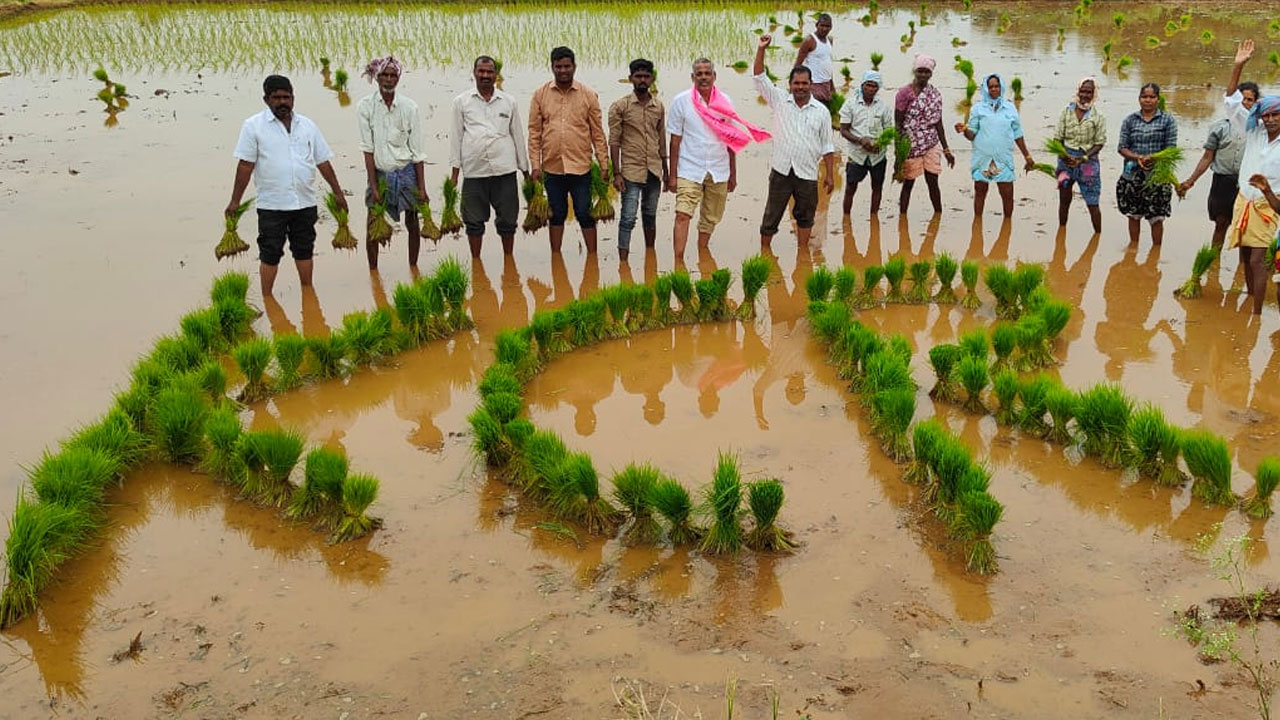 Rythu Runa Mafi | రైతు రుణమాఫీ.. రాష్ట్రవ్యాప్తంగా రైతుల సంబురాలు