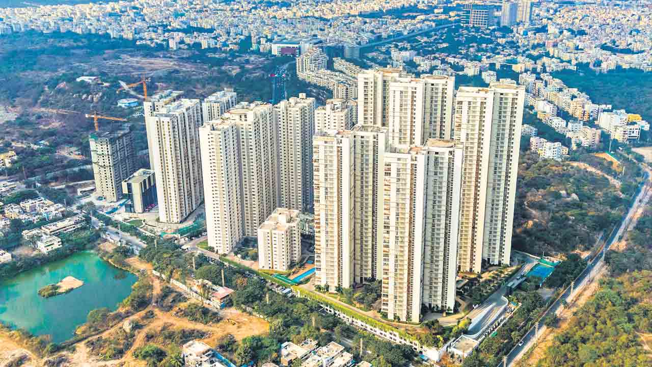 Hyderabad |  ఉత్తరాదీల చూపు హైదరాబాద్‌ వైపు.. నగరంలో ఇండ్ల కొనుగోళ్లలో పంజాబ్‌, ఢిల్లీ, గుజరాతీలే అధికం
