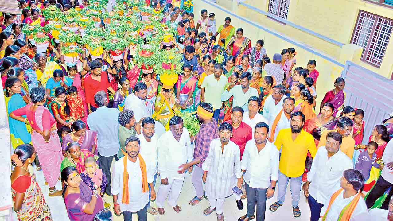 అమ్మోరికి బోనం..