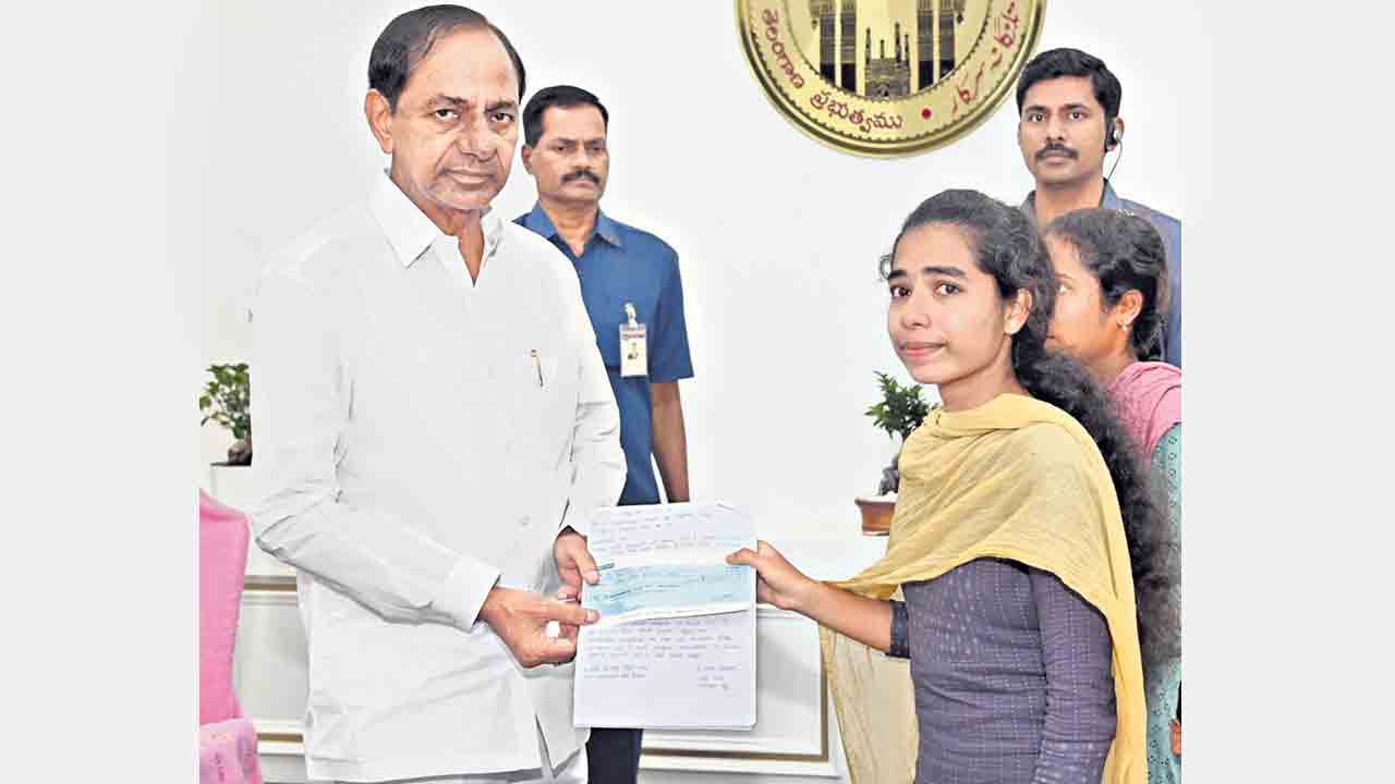 ఆదర్శం.. రుద్ర రచన