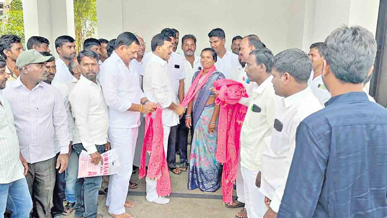 బీజేపీ, కాంగ్రెస్‌ అడ్రస్‌ గల్లంతు