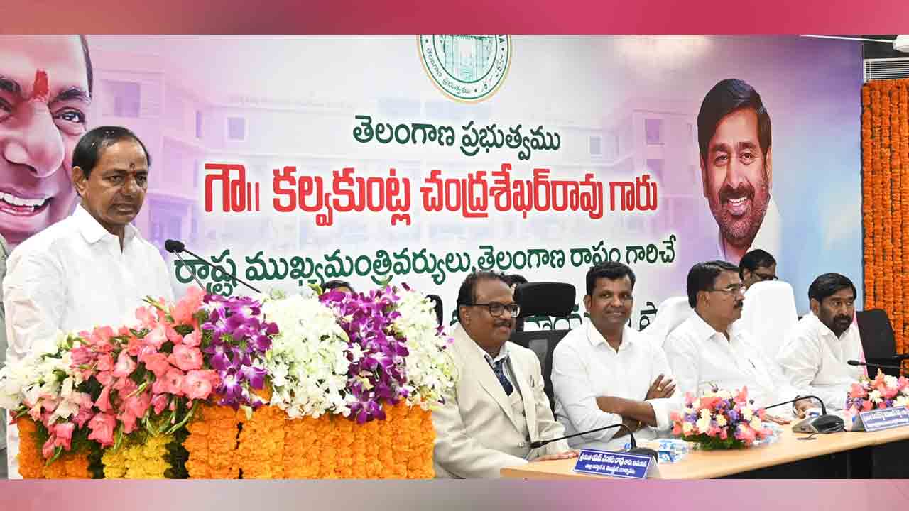 ప్రభుత్వ ఉద్యోగుల పనితీరు భేష్‌