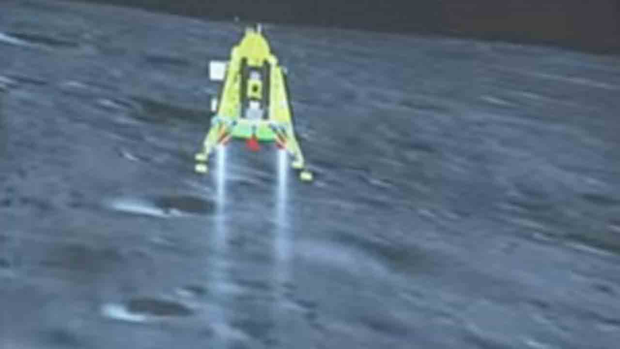Chandrayaan-3 | విక్రమ్‌ ల్యాండింగ్‌ సమయంలో.. ఎగజిమ్మిన 2.06 టన్నుల చంద్రుడి మట్టి, ధూళి