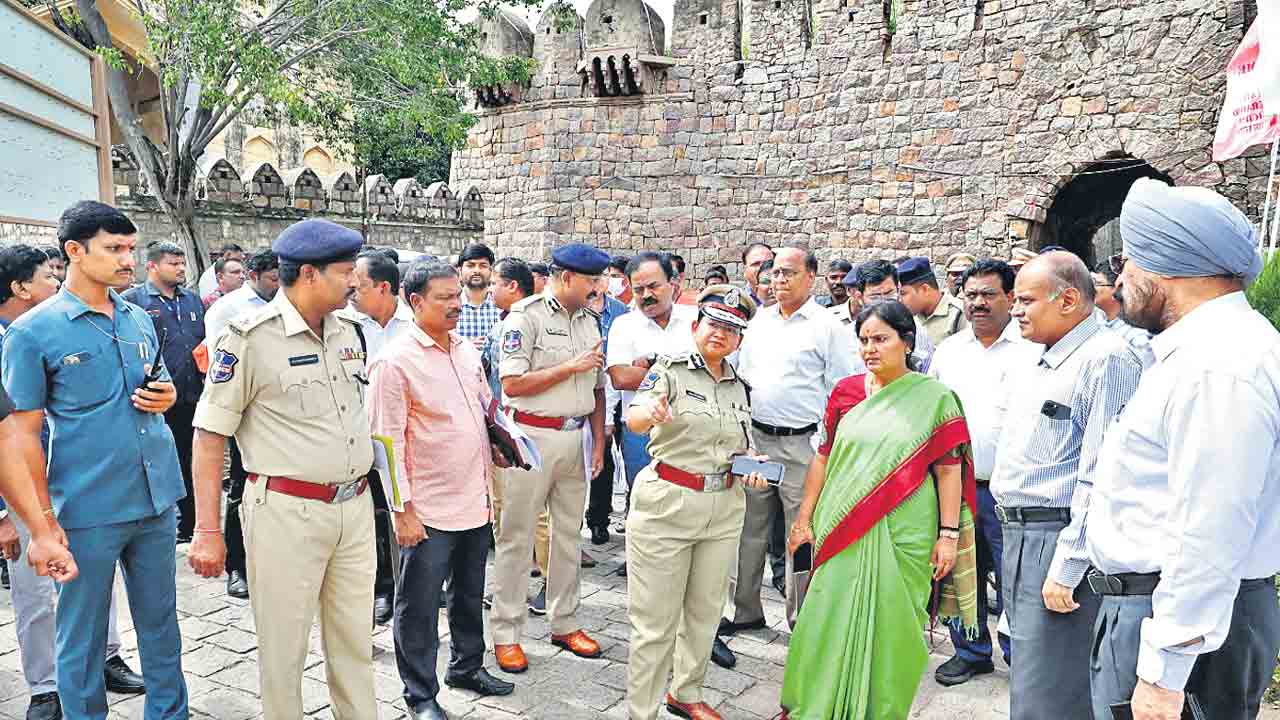 గోల్కొండ కోటలో సీఎస్‌ పరిశీలన