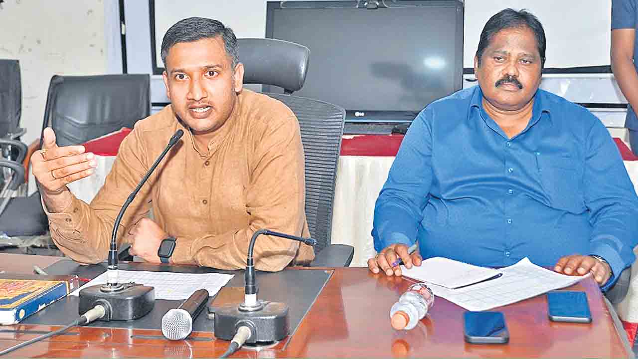 మొక్కల సంరక్షణ బాధ్యత అధికారులదే