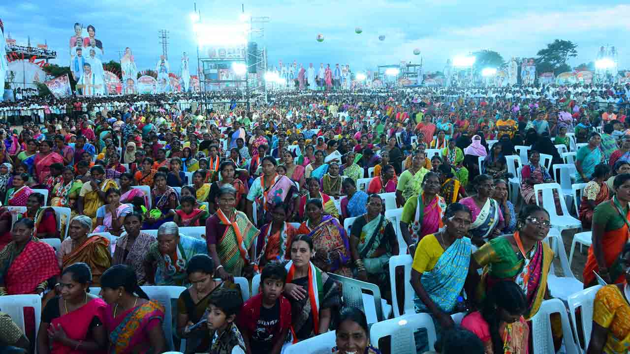 ఎస్సీ, ఎస్టీలను మభ్య పెట్టలేరు