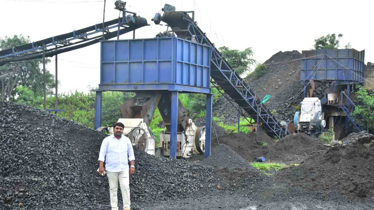 Telangana | కర్ణాటకలో ఇండ్లకు కూడా 24 గంటల కరెంట్‌ లేదు.. కానీ తెలంగాణలో పరిశ్రమలకూ 24 గంటల విద్యుత్తు : యువ పారిశ్రామికవేత్త చైతన్య